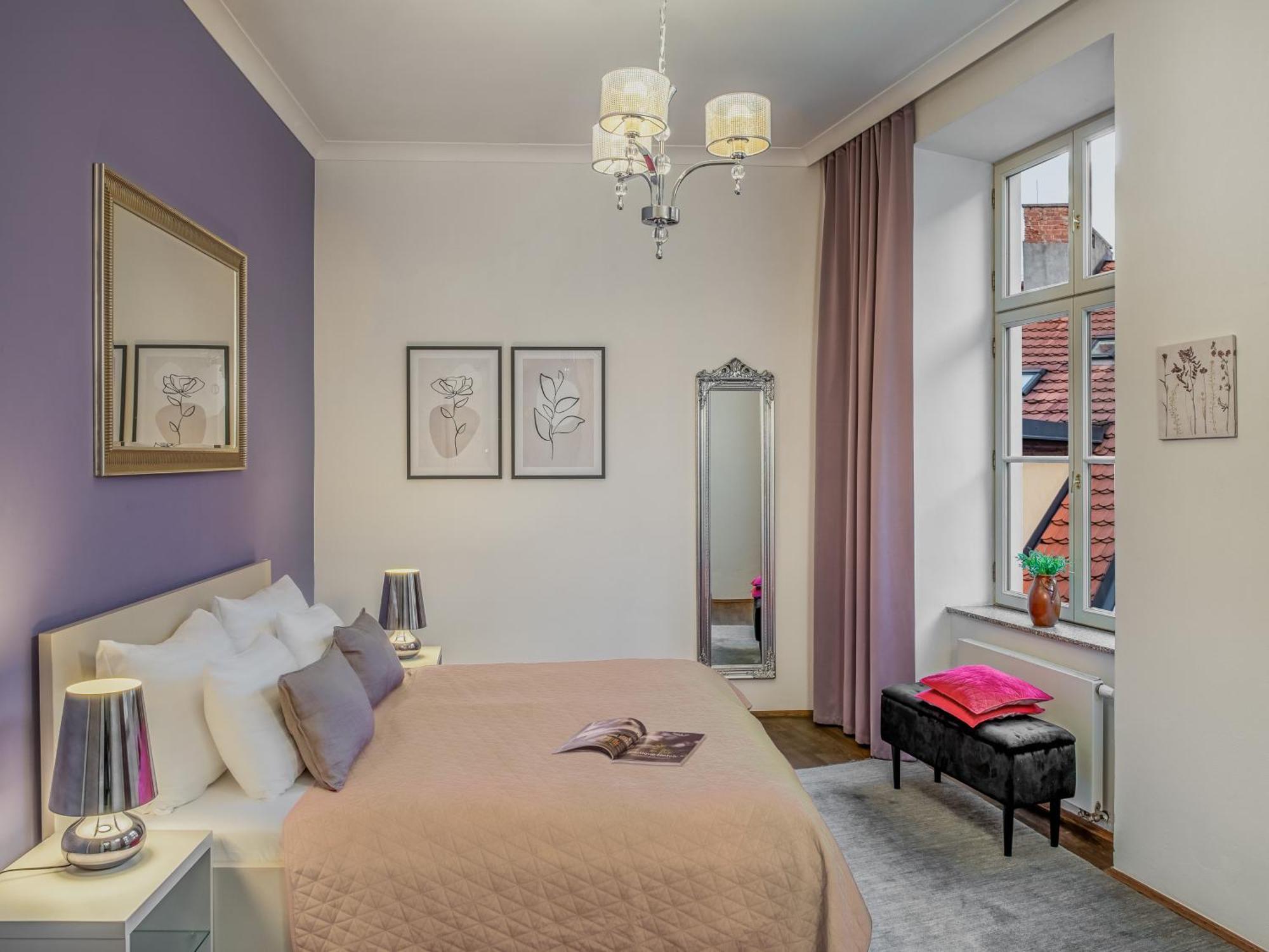 4 Arts By Adrez Apartment