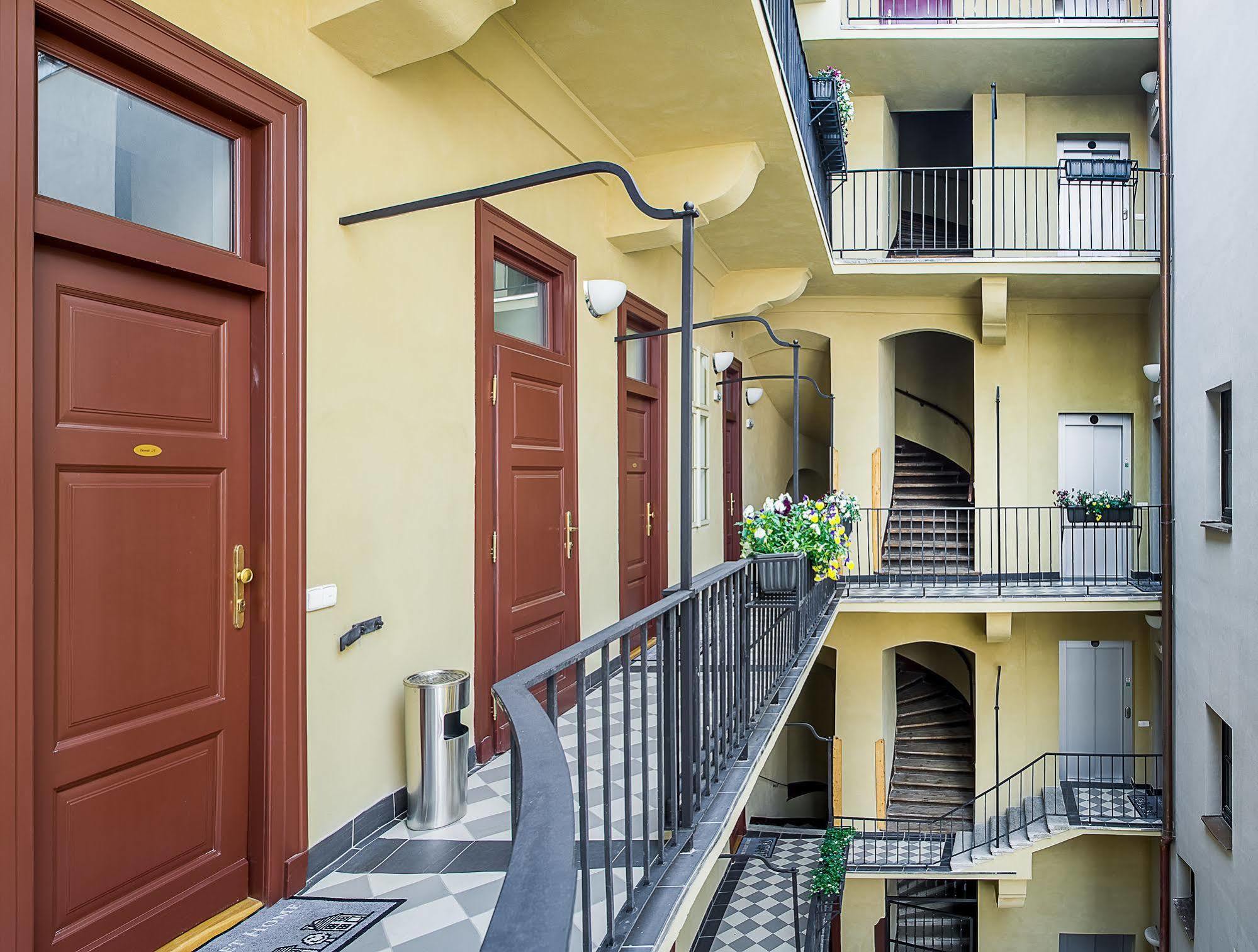 4 Arts By Adrez Apartamento Praga